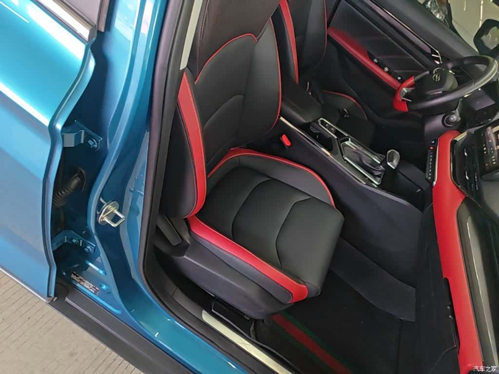 Geely Emgrand, 2022 25