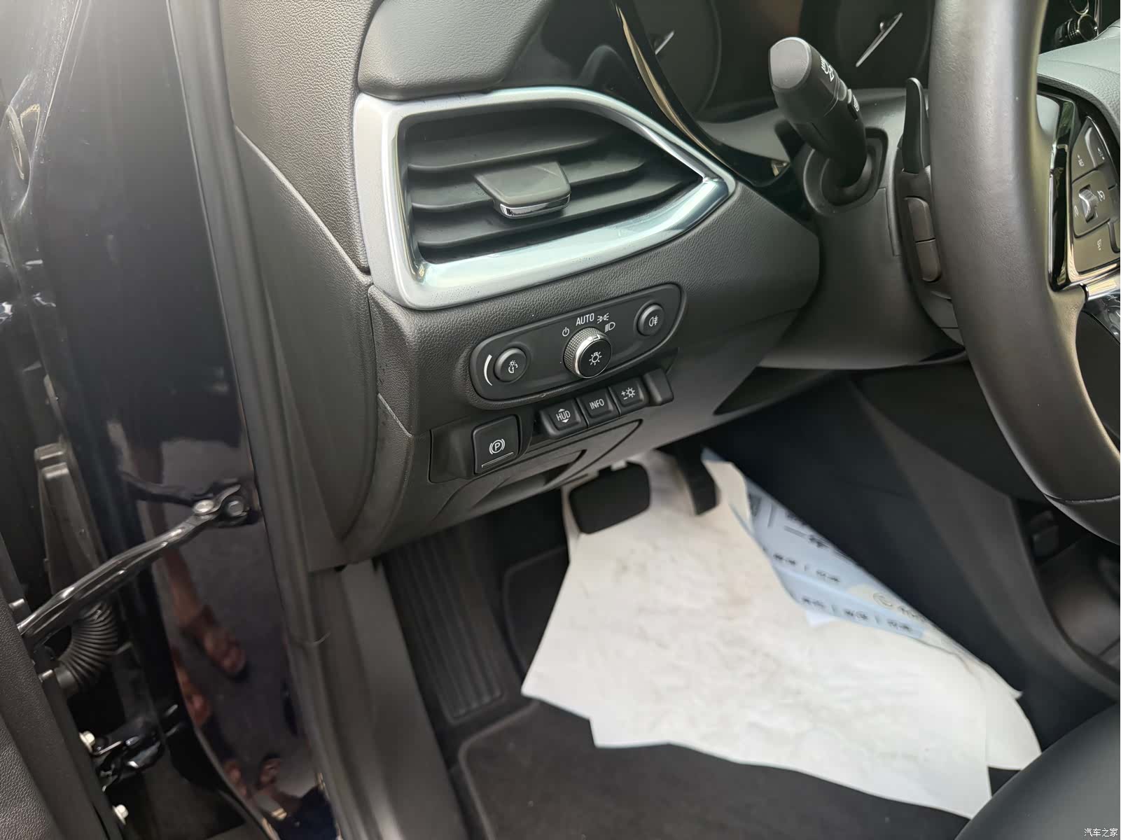Buick Enclave, 2023 11