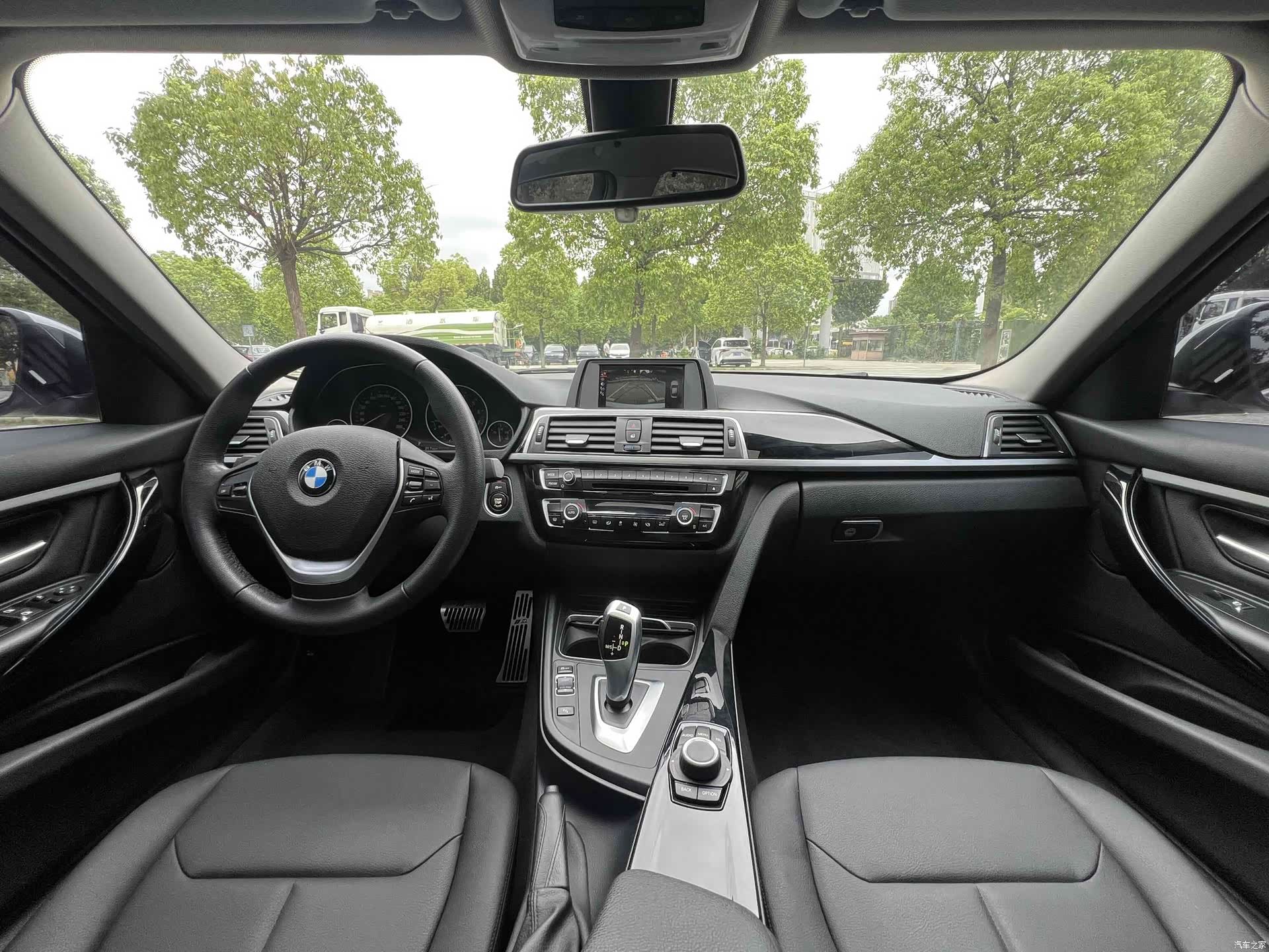 BMW 3 Series, 2017 все фото