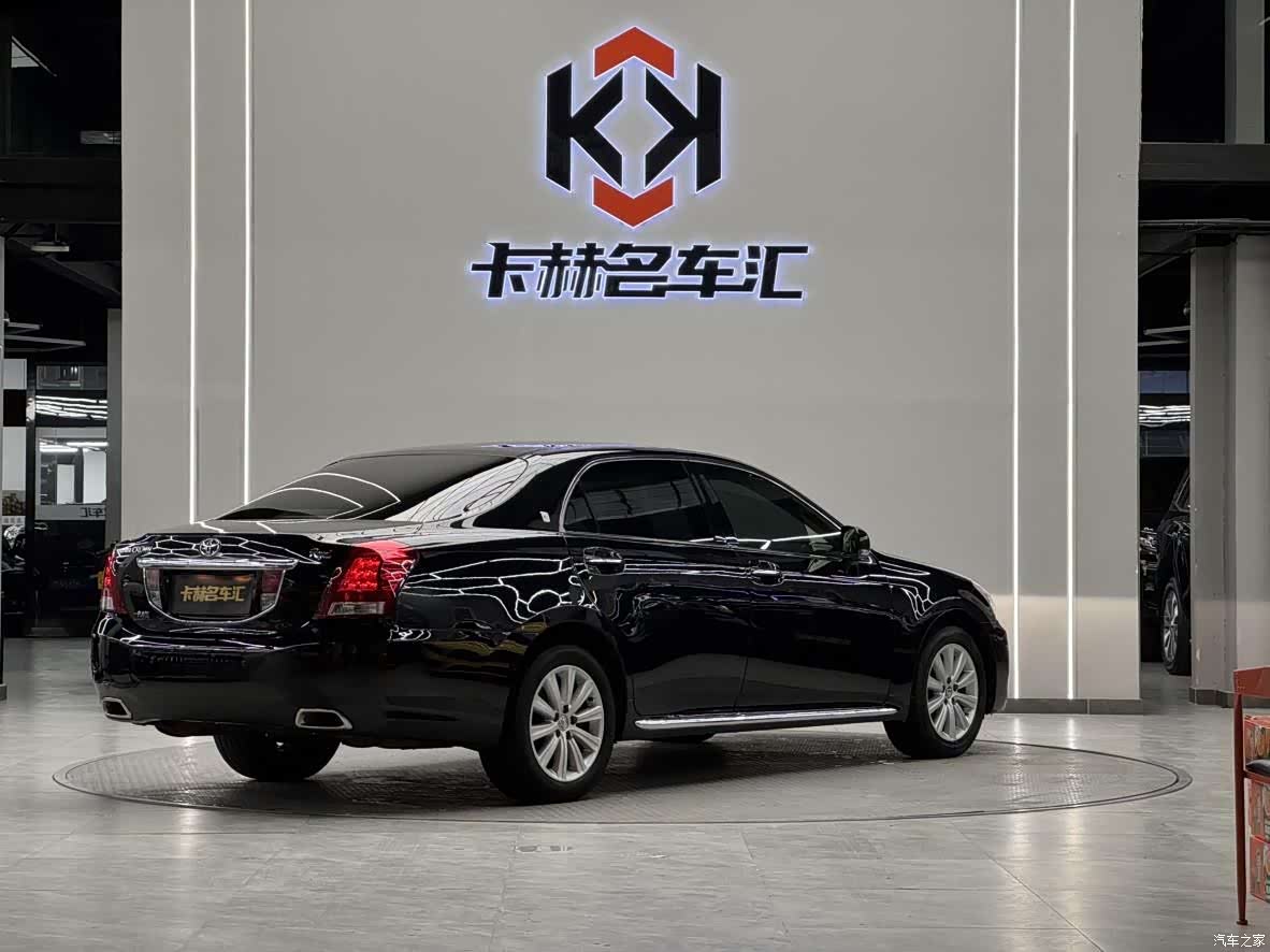 Toyota Crown, 2011 6