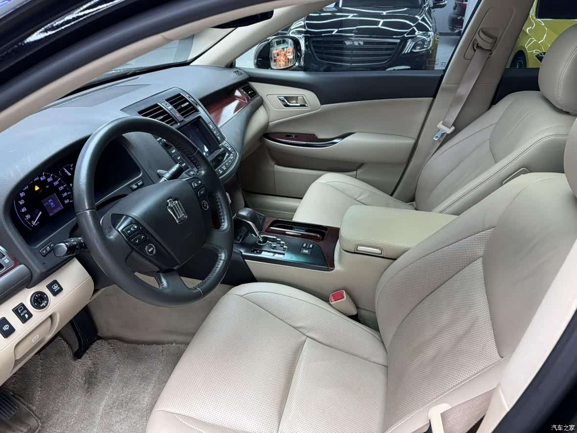 Toyota Crown, 2011 9