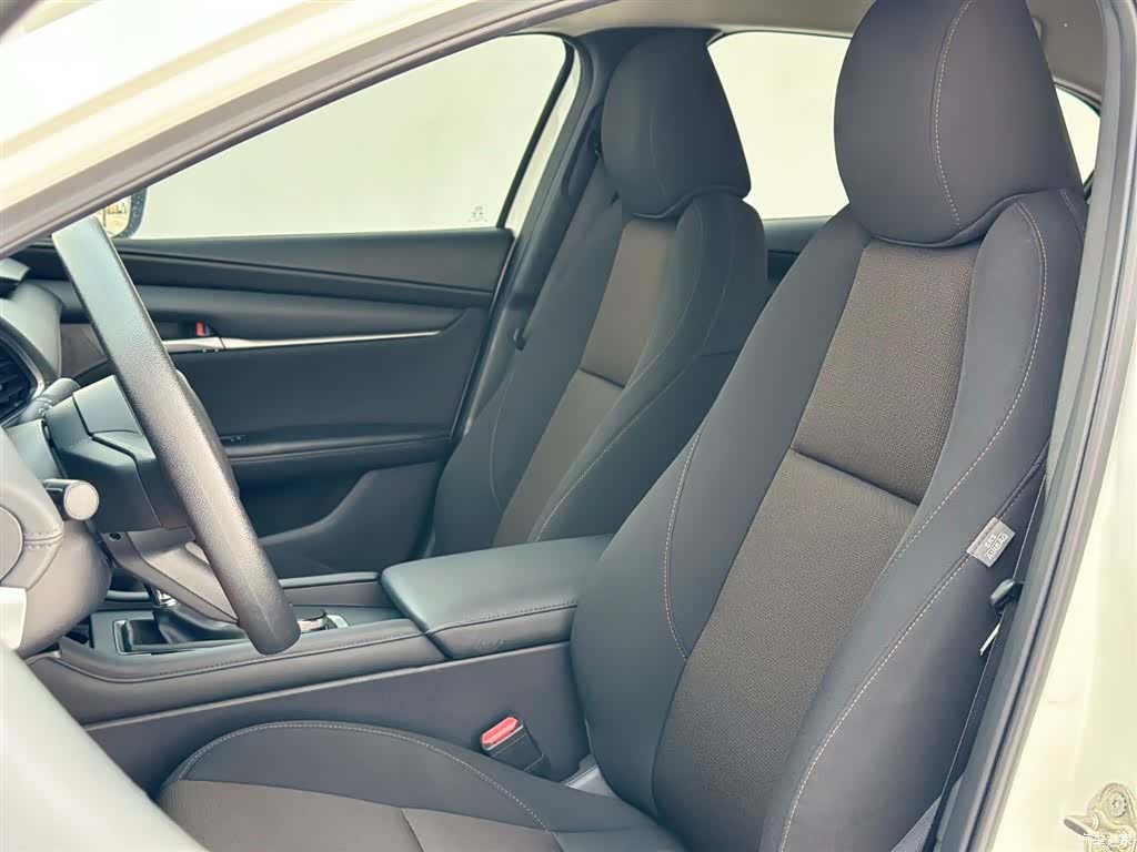 Mazda Mazda3, 2021 21