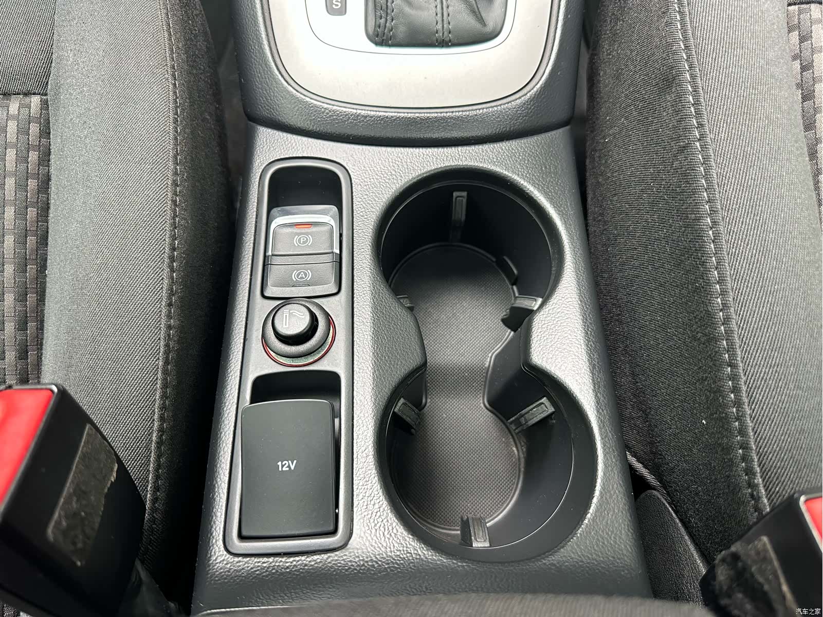 Audi Q3, 2015 21