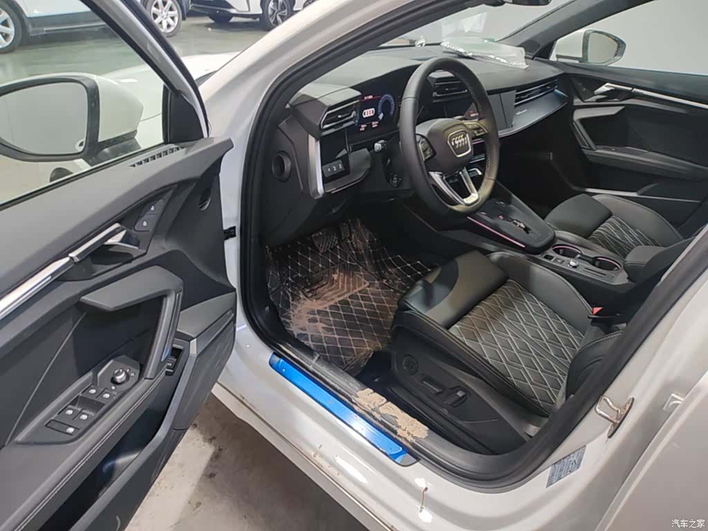 Audi Flying Spur, 2026 12