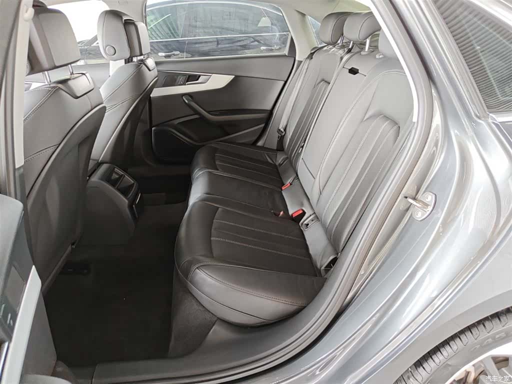 Audi A4L, 2022 17