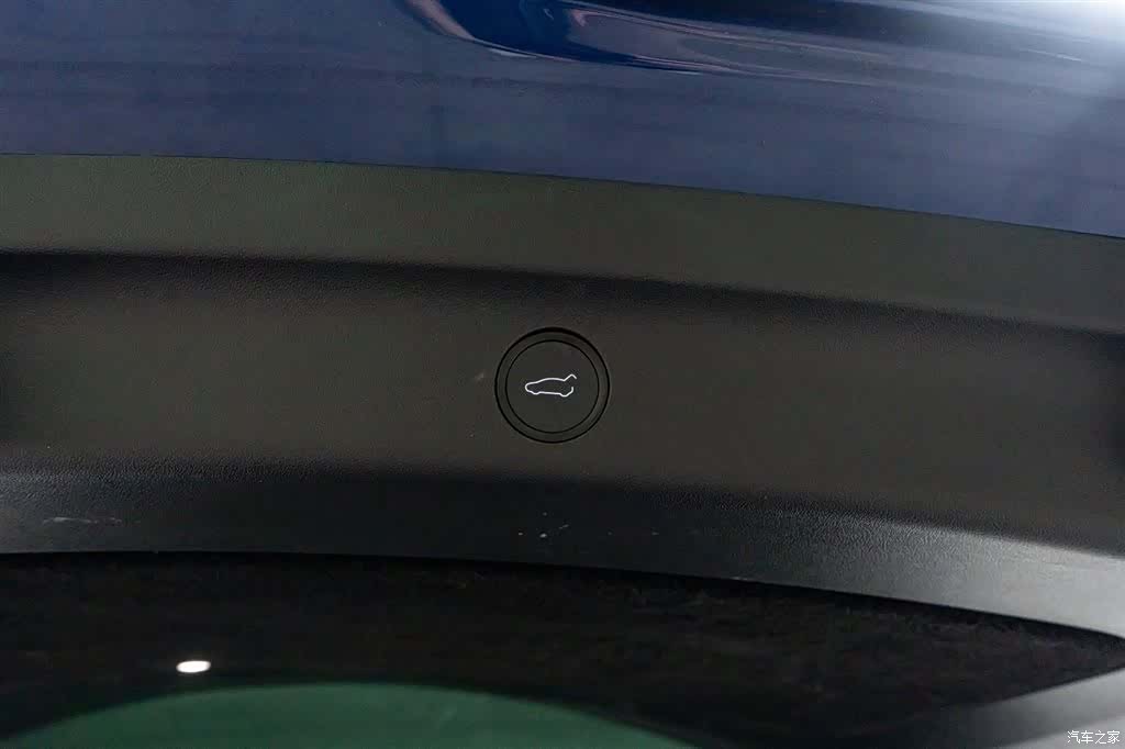 Tesla Model Y, 2022 10