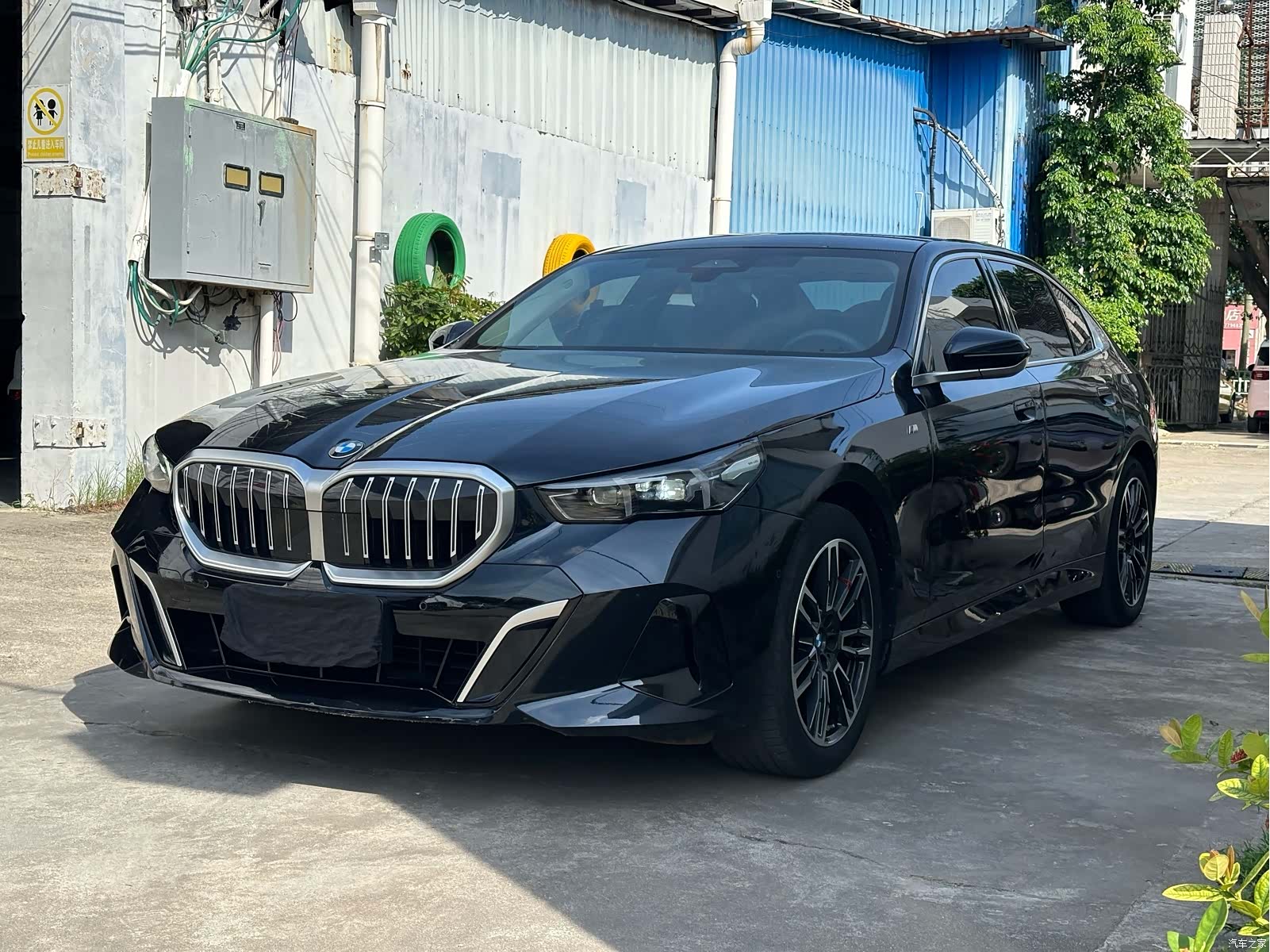 BMW 5 Series, 2025 1