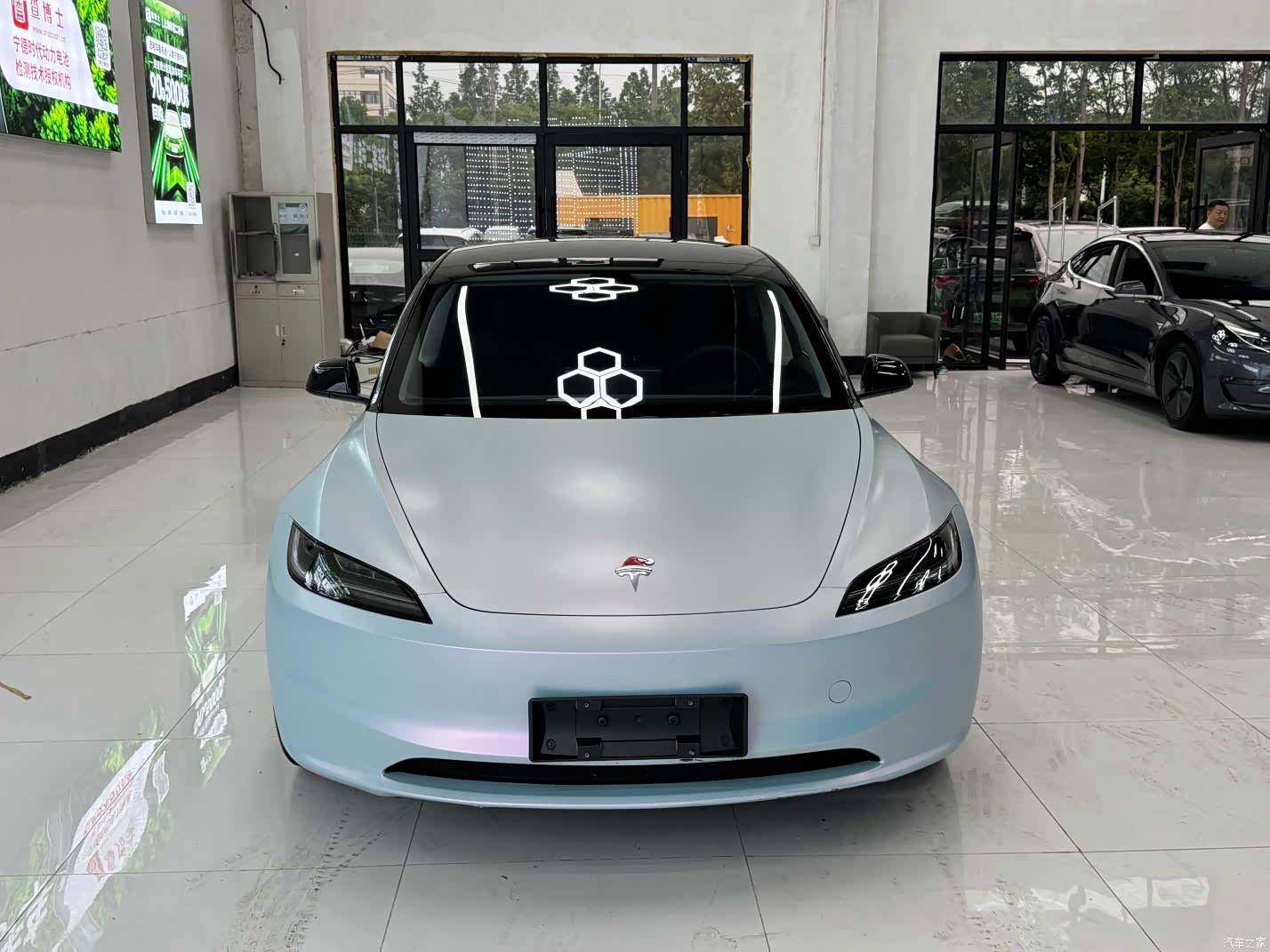 Tesla Model 3, 2025 9