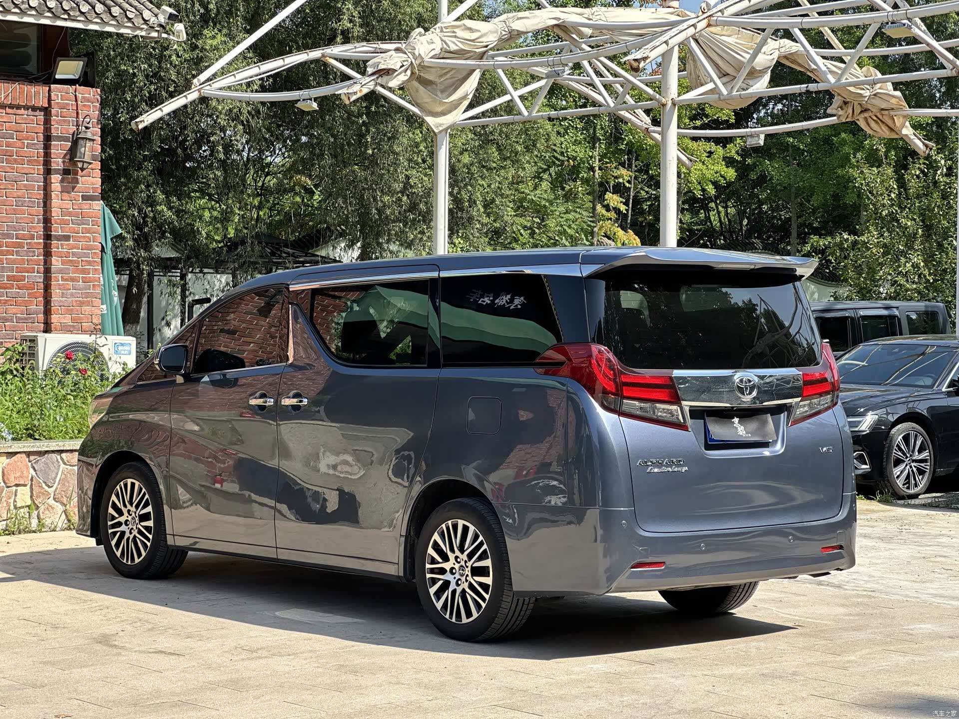 Toyota Alphard, 2017 4