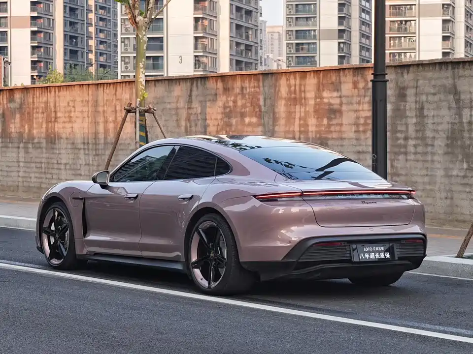 Porsche Taycan