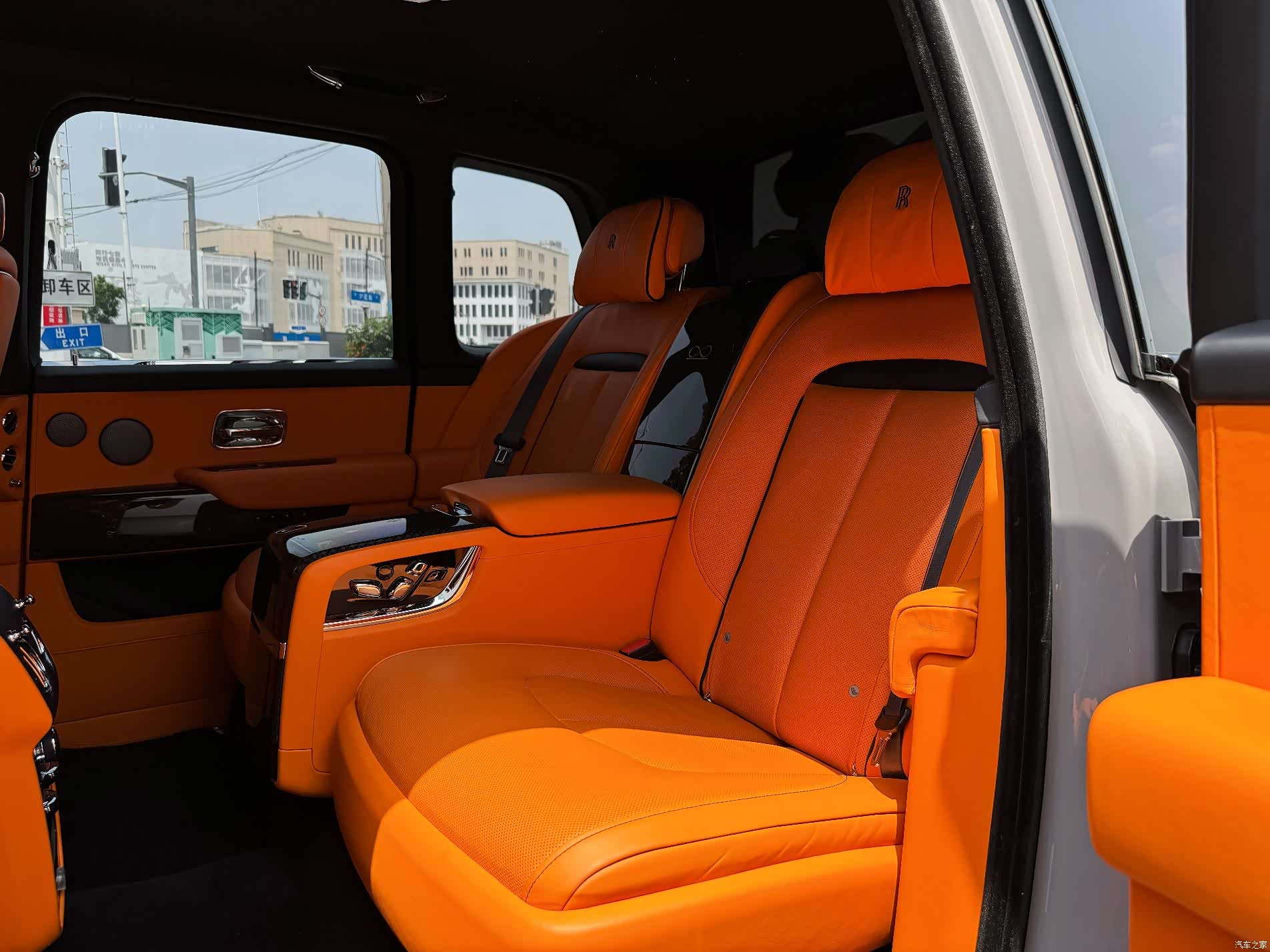 Rolls-Royce Cullinan, 2023 8