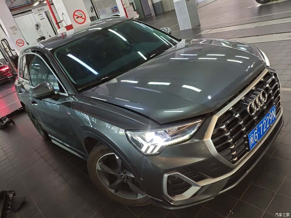 Audi Q3, 2022 все фото