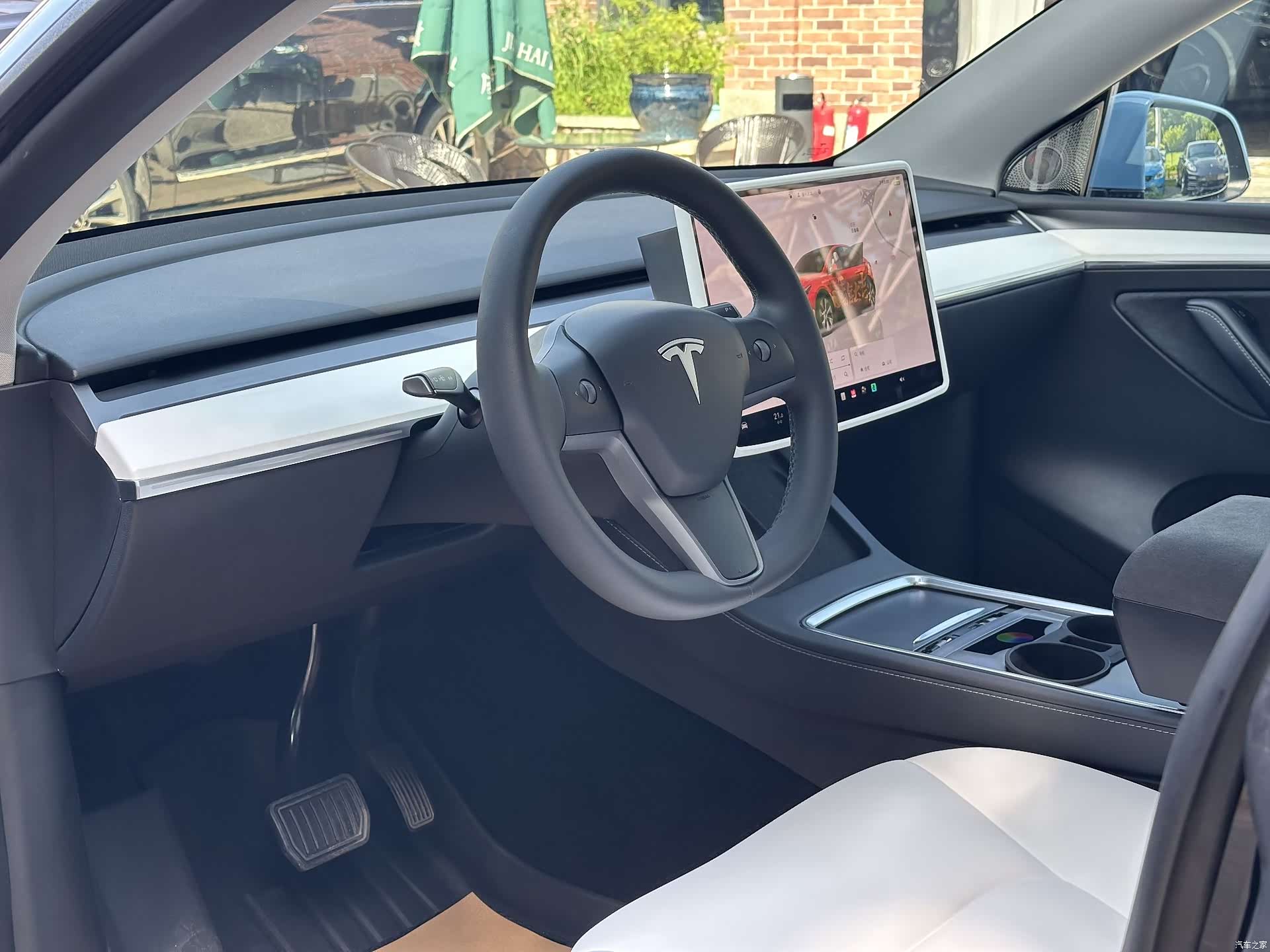 Tesla Model Y, 2023 10