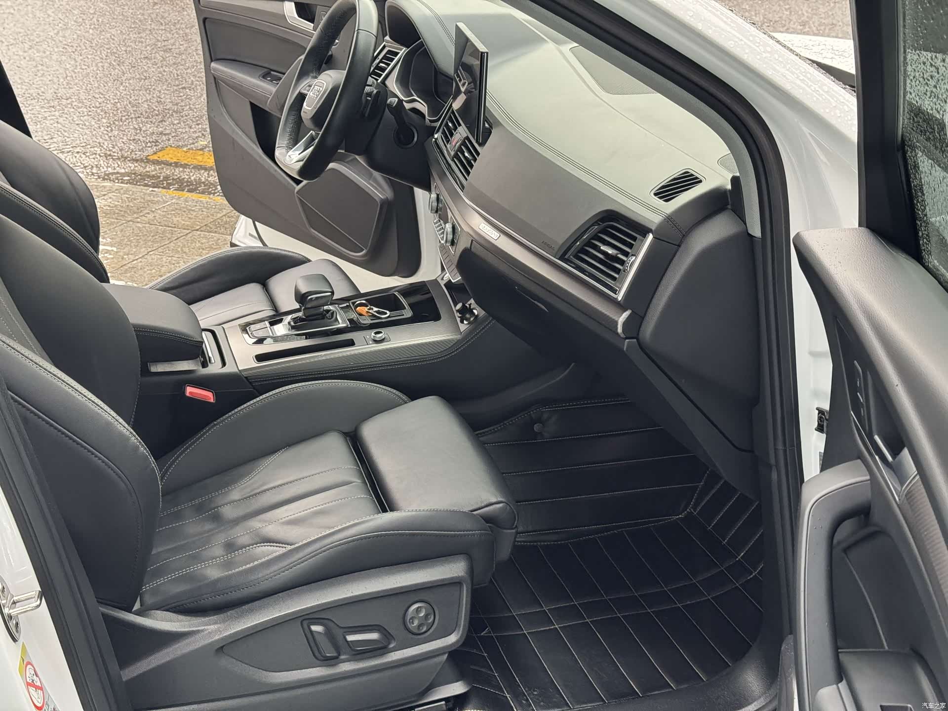 Audi Q5L, 2021 все фото