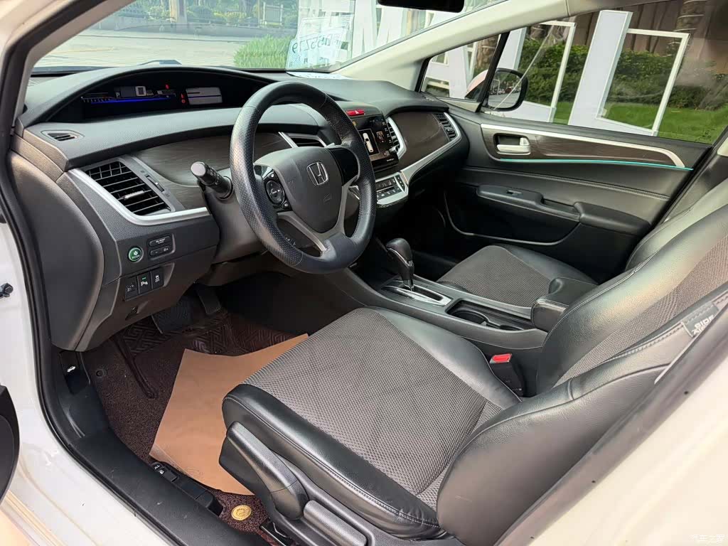 Honda Jade, 2015 10