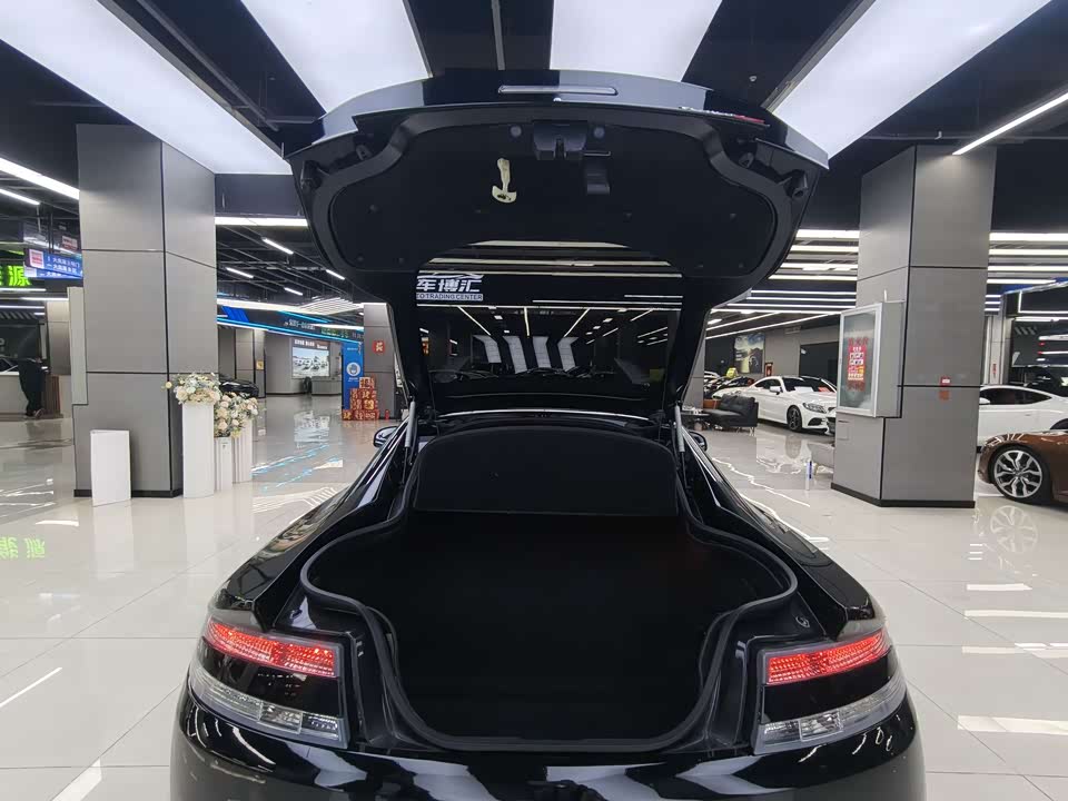 Aston Martin V8 Vantage