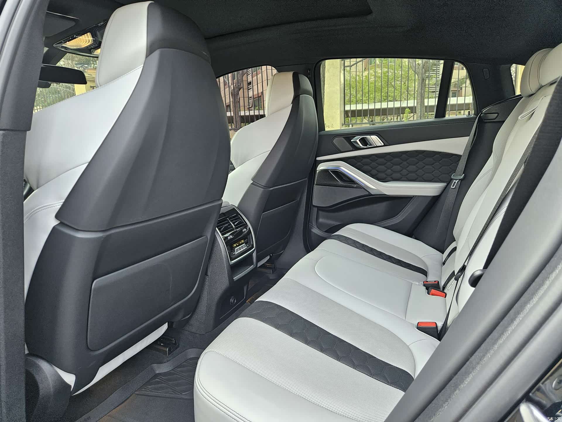 BMW X6, 2023 8
