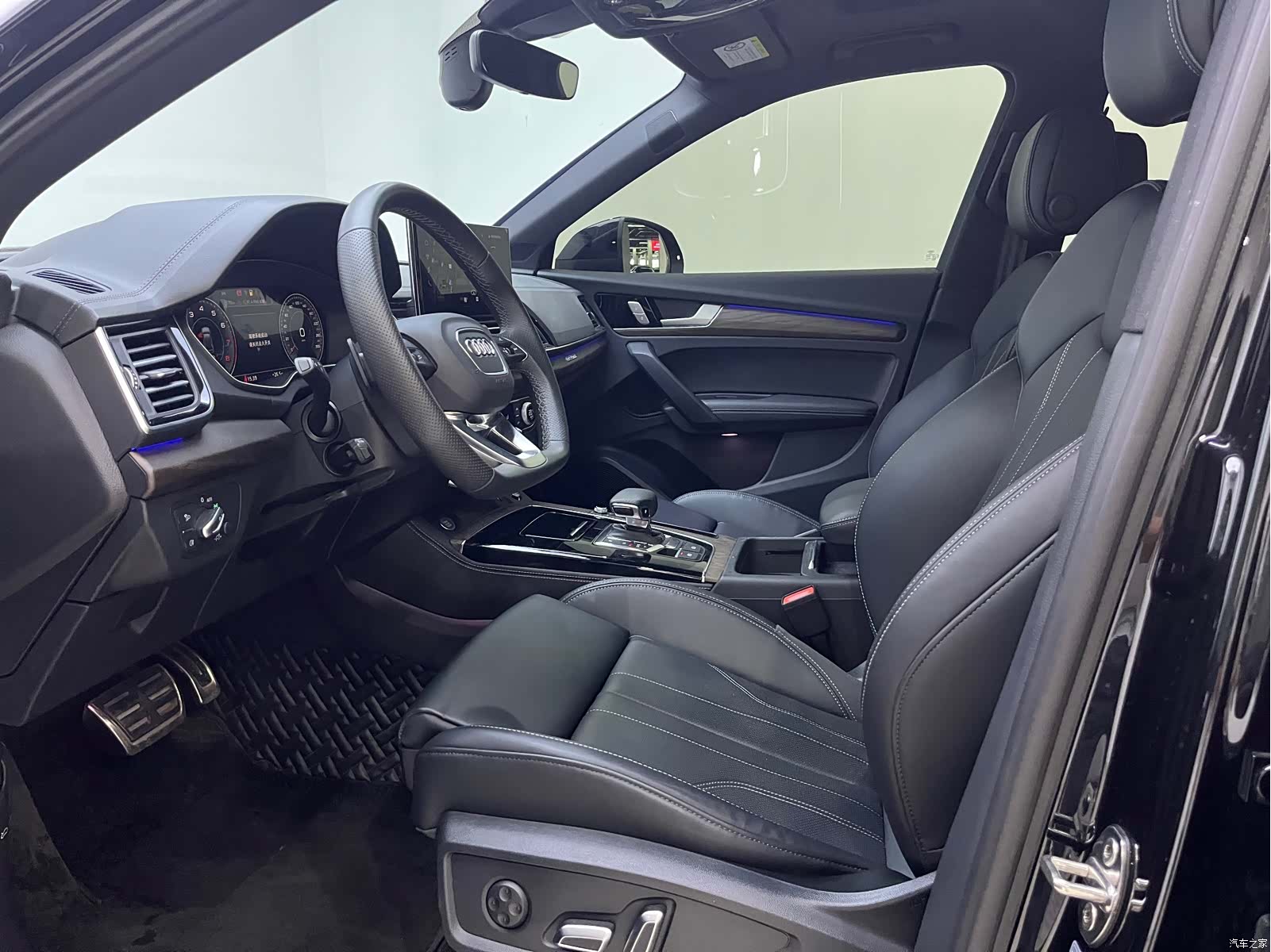 Audi Q5L, 2025 13