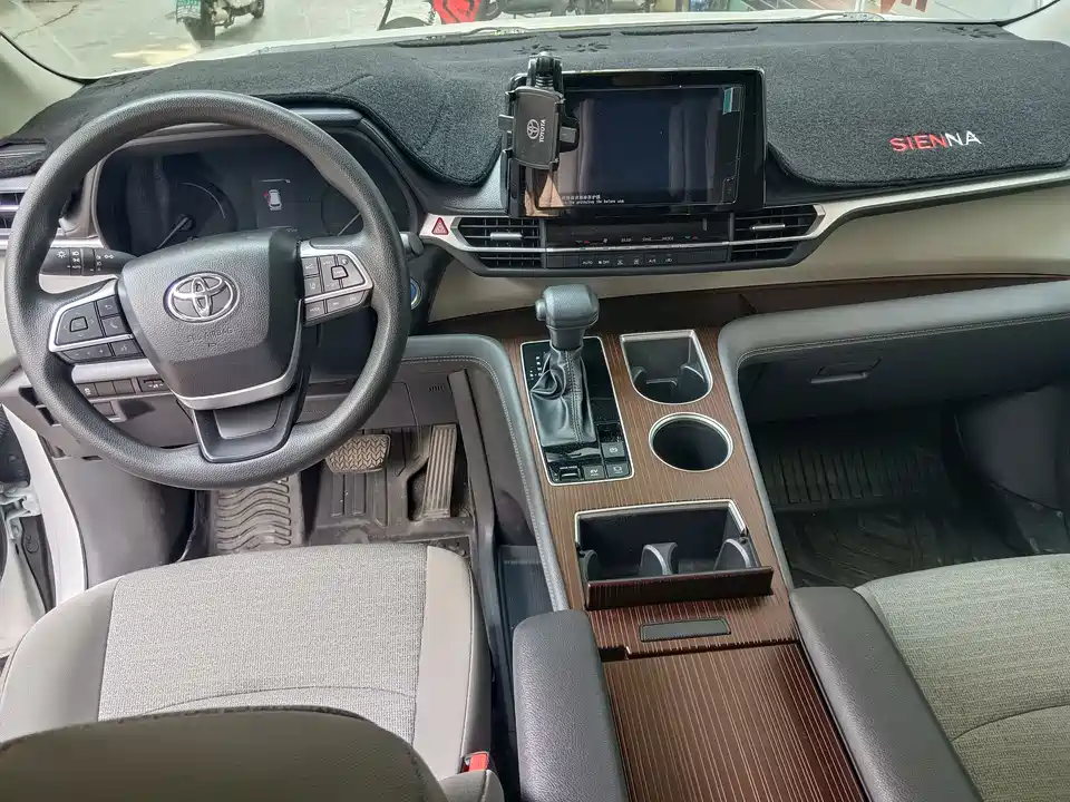 Toyota SIENNA Toyota SIENNA