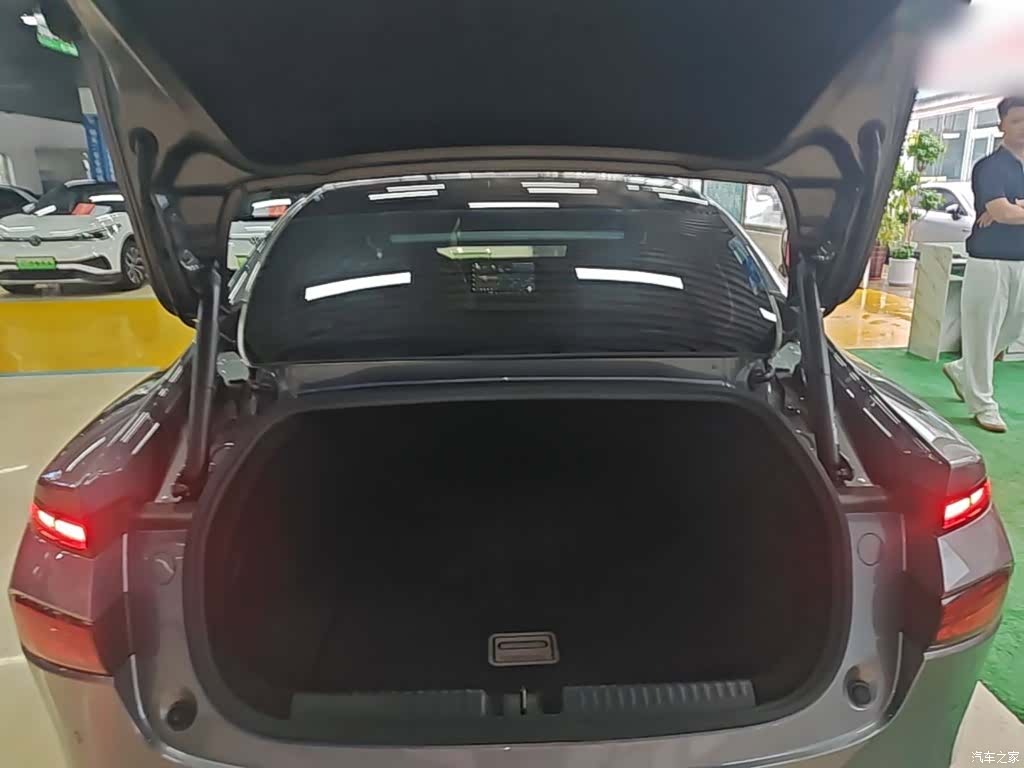 Xpeng P7, 2024 19