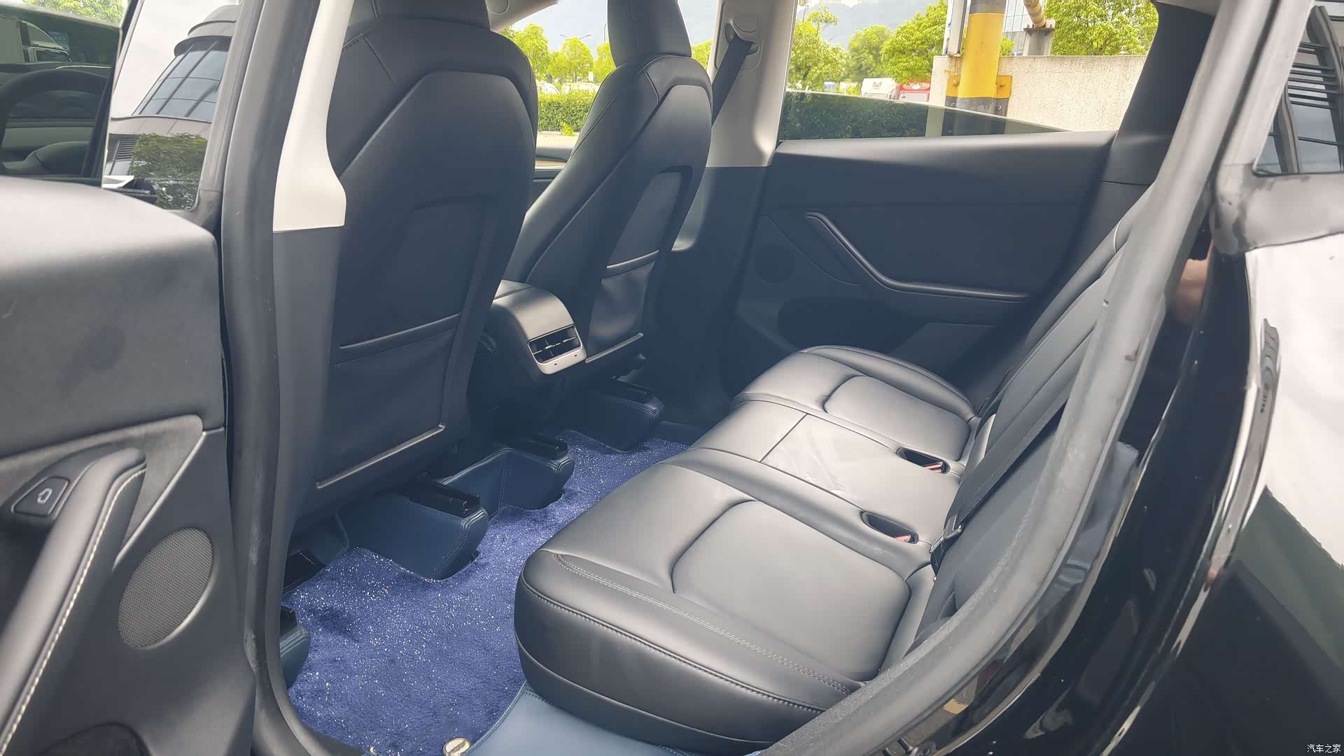 Tesla Model Y, 2023 7
