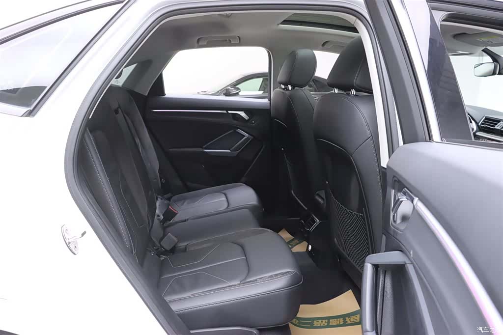 Audi Q3, 2022 16
