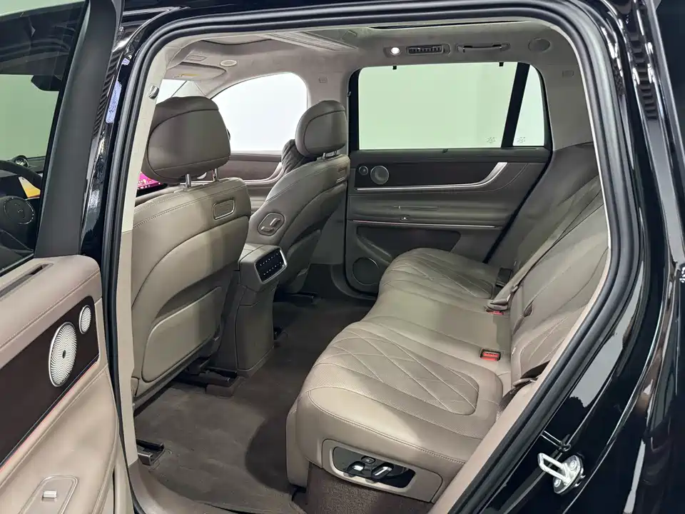 AITO Ask the world M9