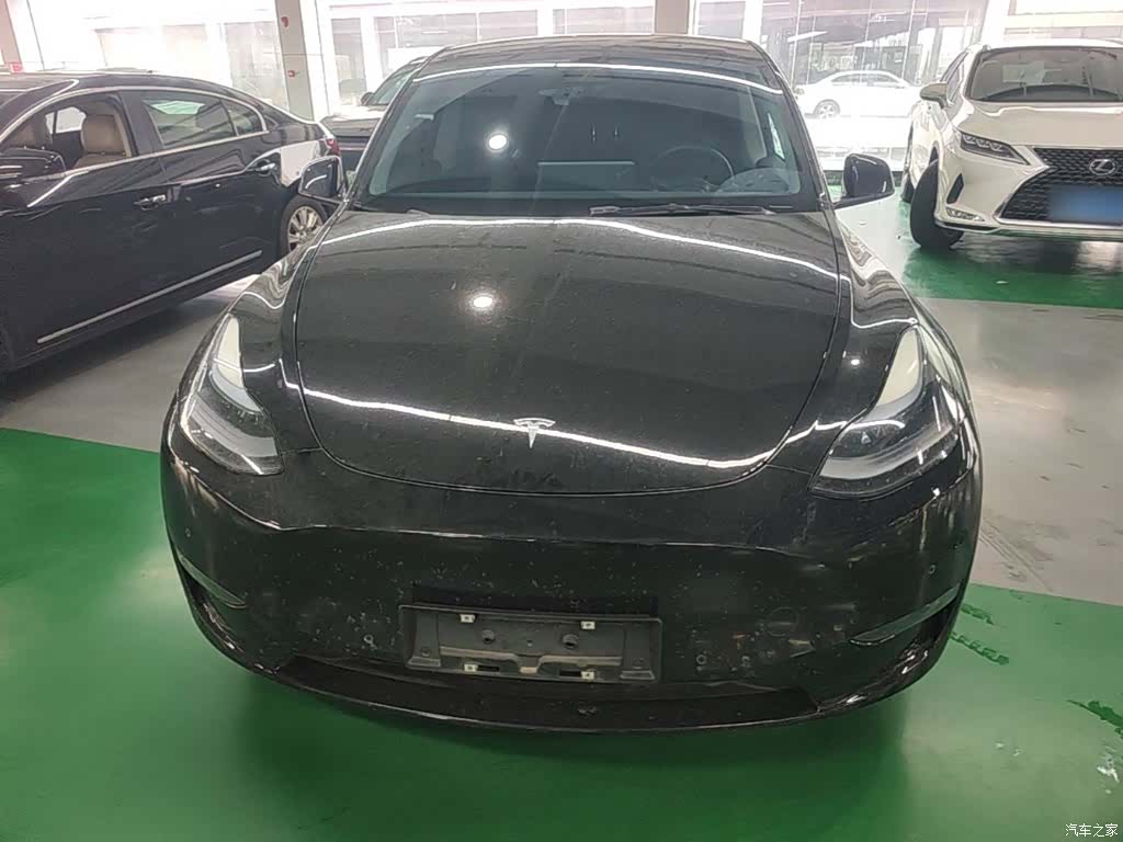 Tesla Model Y, 2022 3
