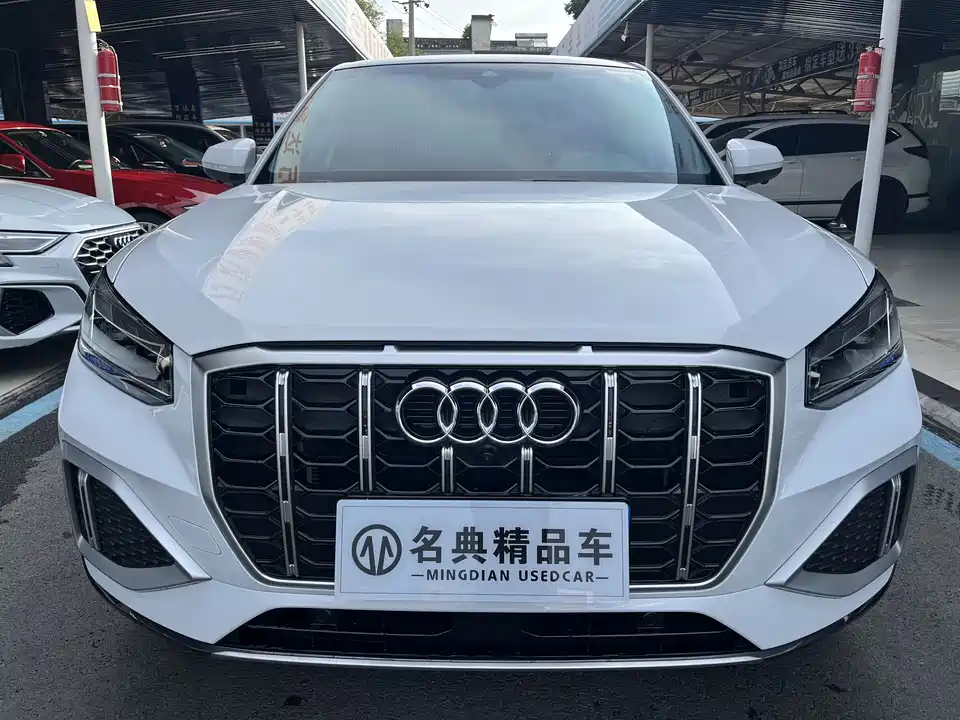 Audi Q2L
