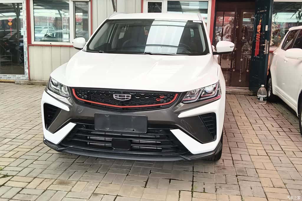 Geely Coolray, 2022 2