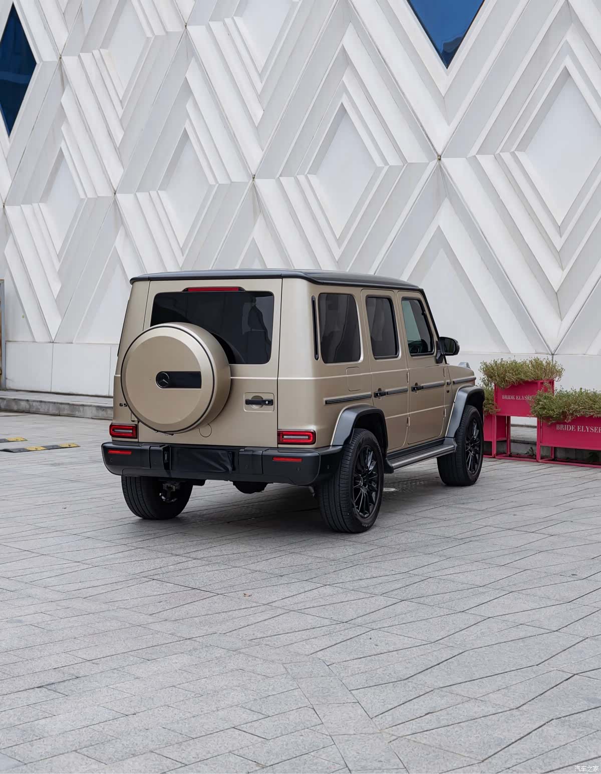 Mercedes-Benz G-Class, 2023 4
