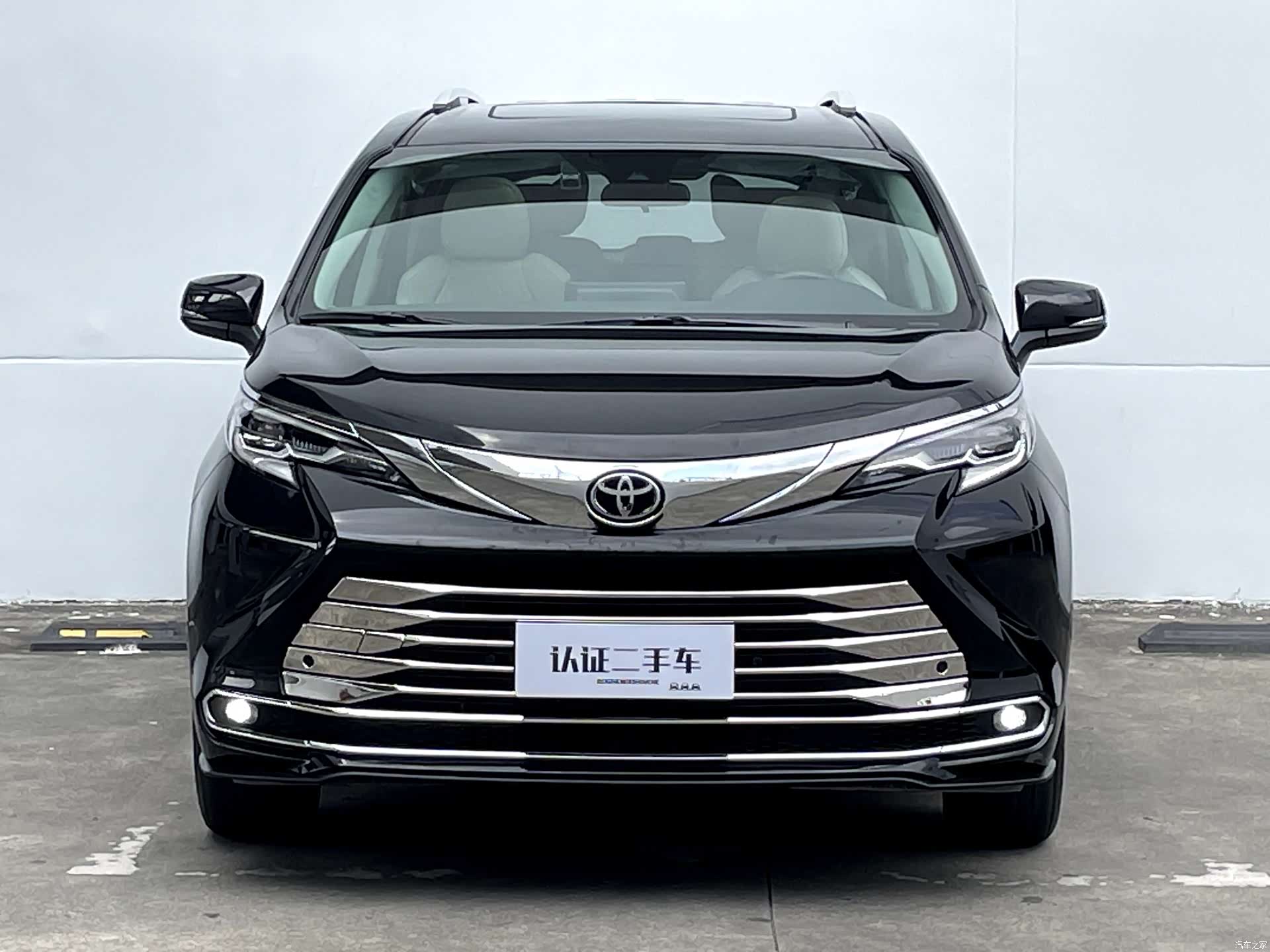 Toyota Sienna, 2026 3