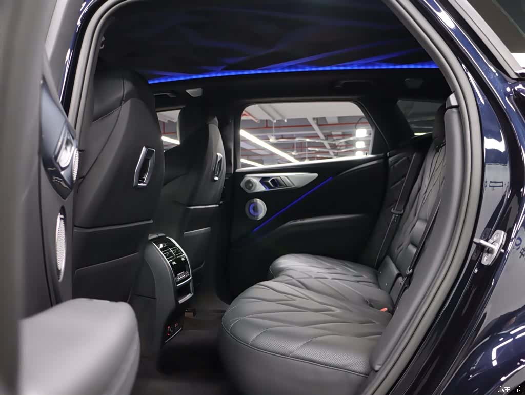 BMW XM, 2024 26