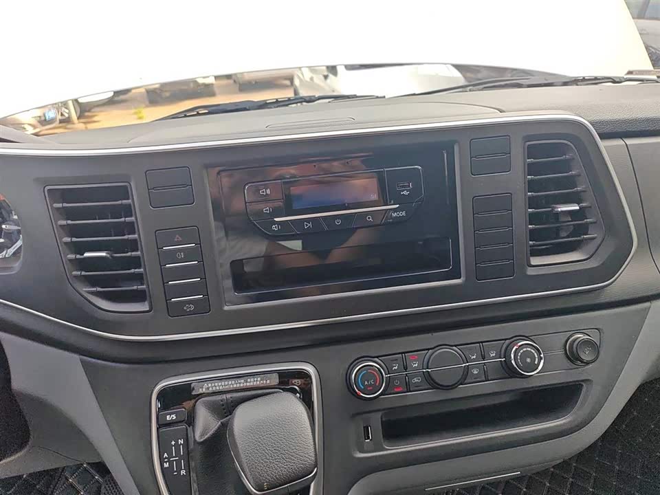 MAXUS Xintu V80