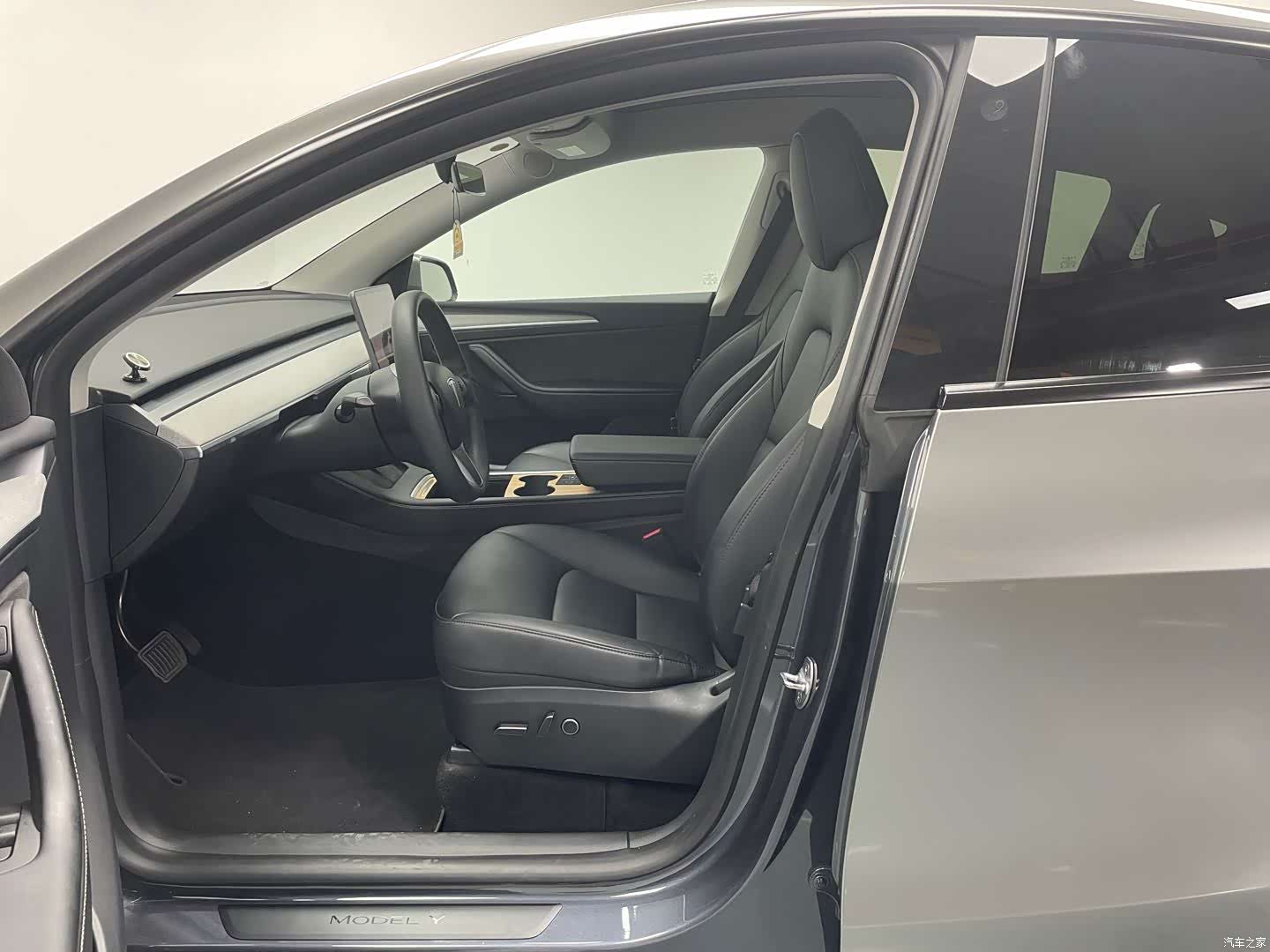 Tesla Model Y, 2024 10