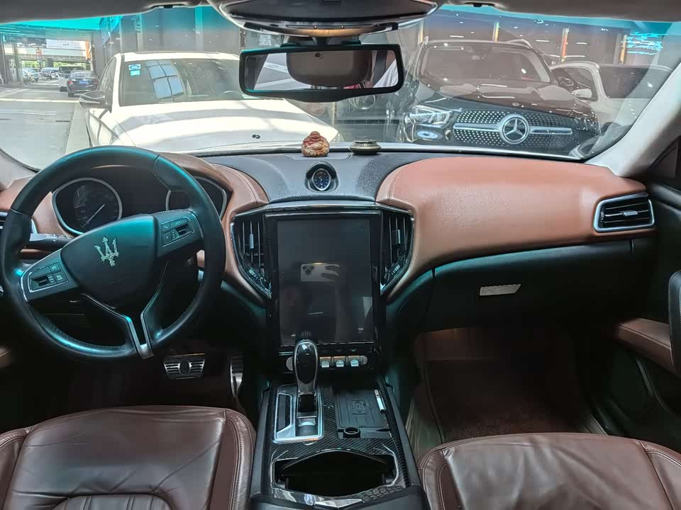Maserati Ghibli Maserati Ghibli
