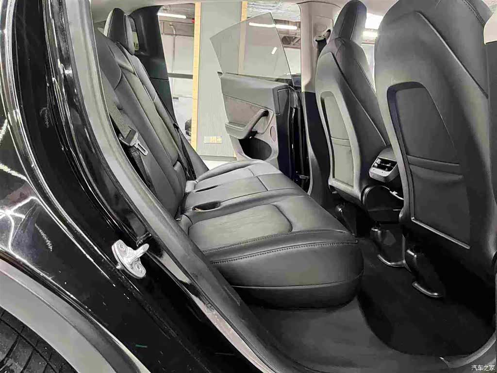 Tesla Model Y, 2022 11