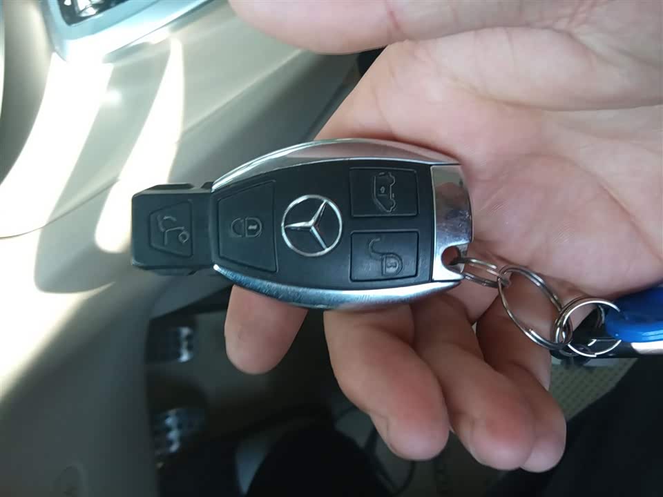 Mercedes-Benz V-class