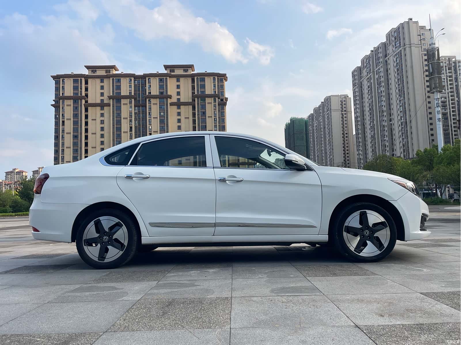 DongFeng E70, 2021 4