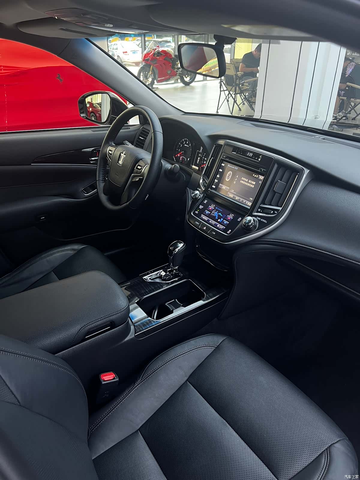 Toyota Crown, 2016 14