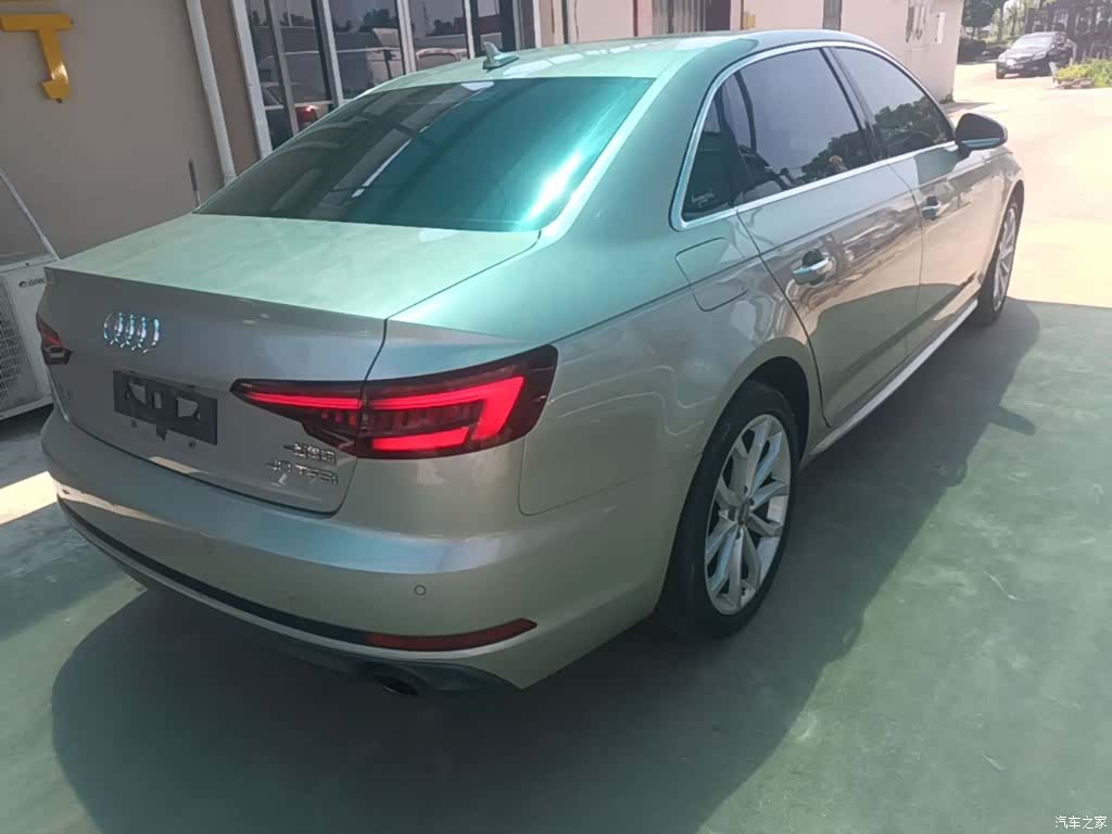 Audi A4L, 2018 7