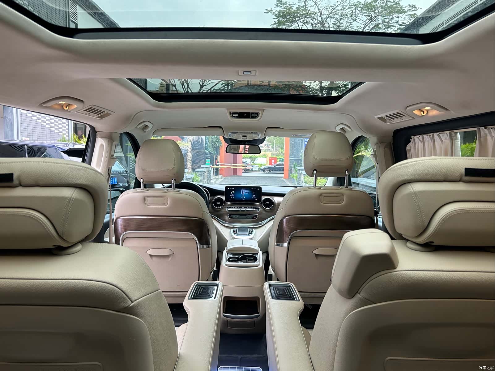 Mercedes-Benz V-Class, 2022 8