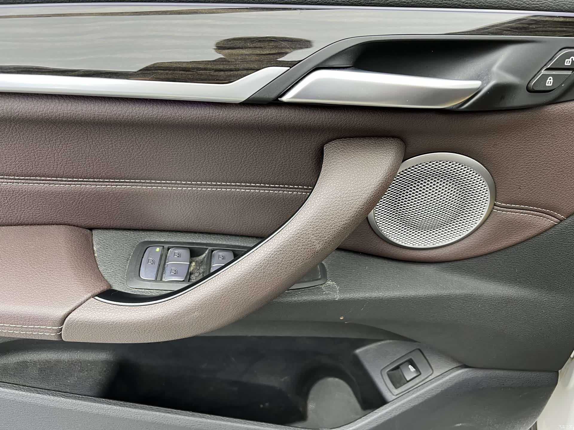 BMW X1, 2022 все фото