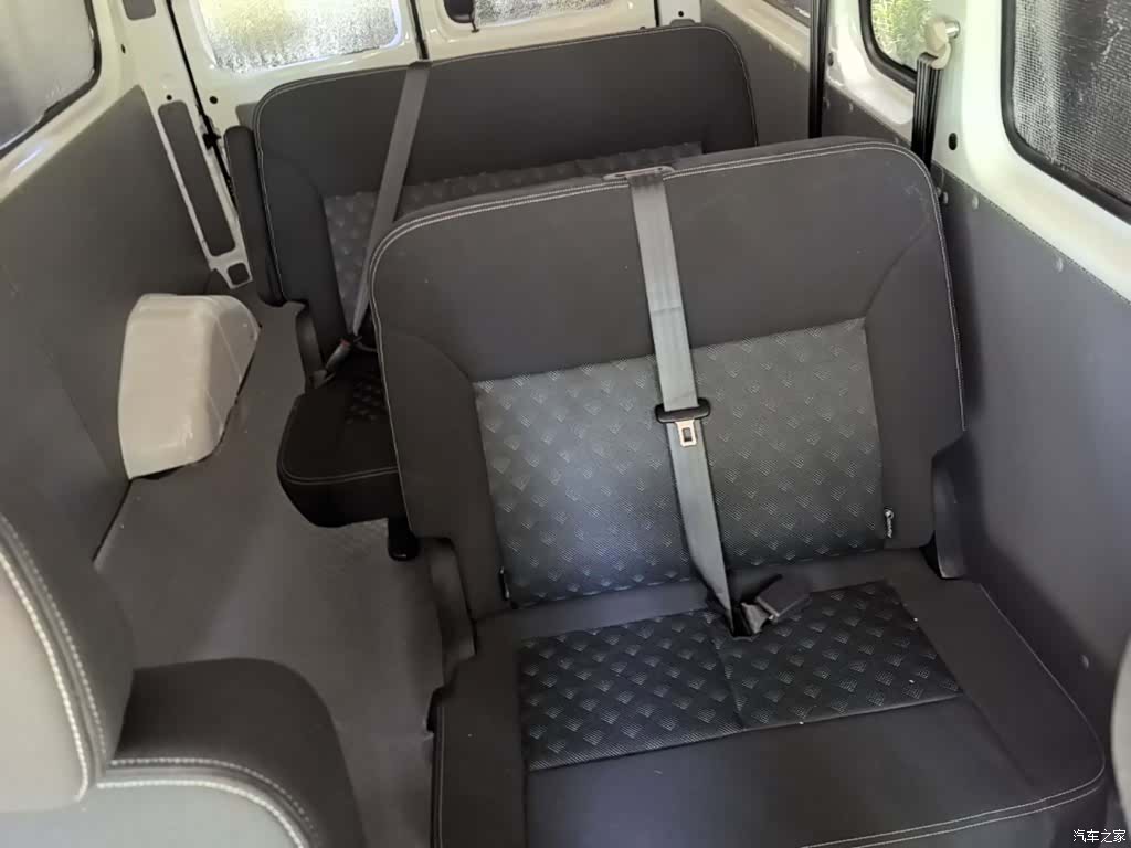 Maxus V80, 2026 17