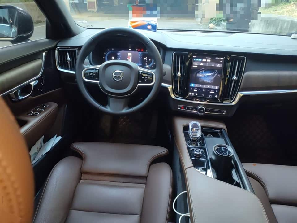 Volvo S90
