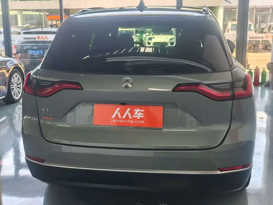 NIO ES8