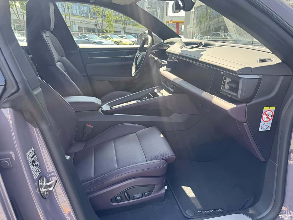 Porsche Macan, 2025 6
