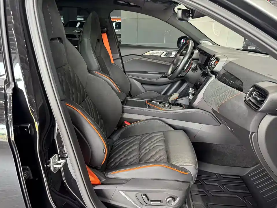 Lynk & Co 02 Hatchback