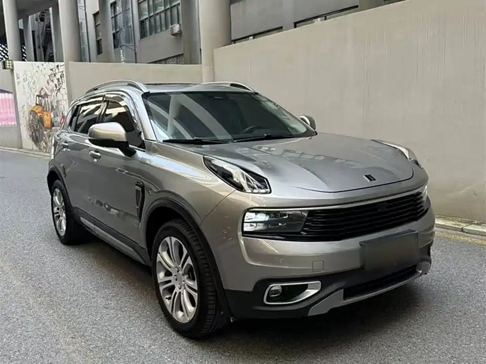 Lynk & Co 01