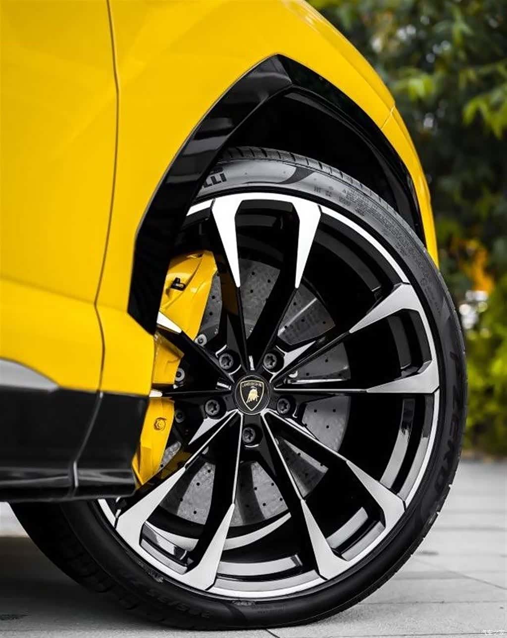 Lamborghini Urus, 2019 14